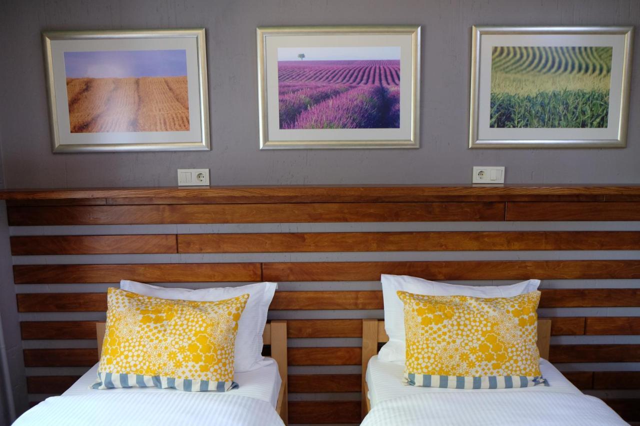 Aparthotel คีชีเนา ภายนอก รูปภาพ